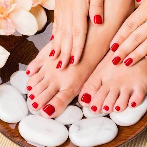 bold("NAIL WORLD") - HANDS AND FEET THERAPY